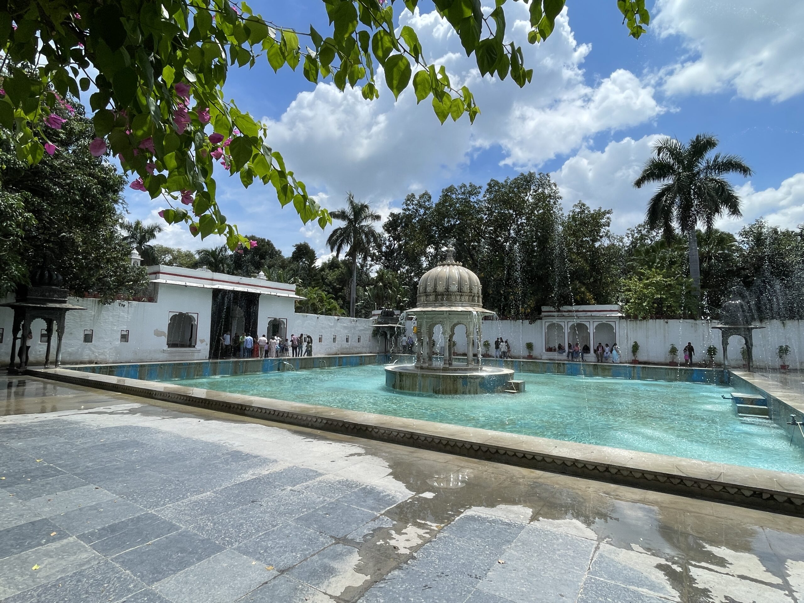 Sahelio ki bari